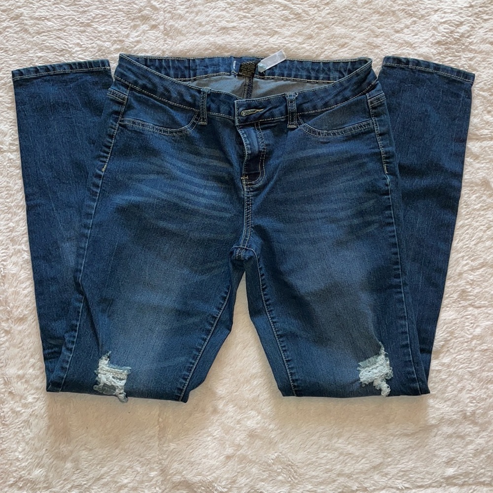 Jean Bundle - Picture 5 of 7